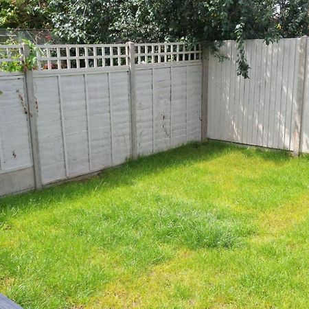 New 3 Bedrooms Flat In Ashford Near Heathrow Ashford (Surrey) Exterior foto