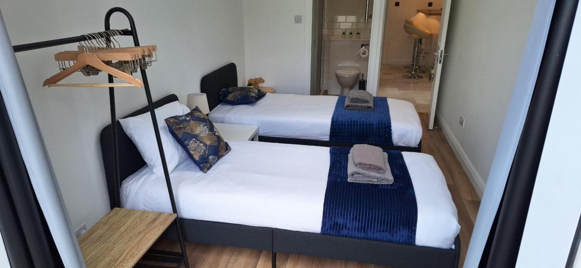 New 3 Bedrooms Flat In Ashford Near Heathrow Ashford (Surrey) Exterior foto